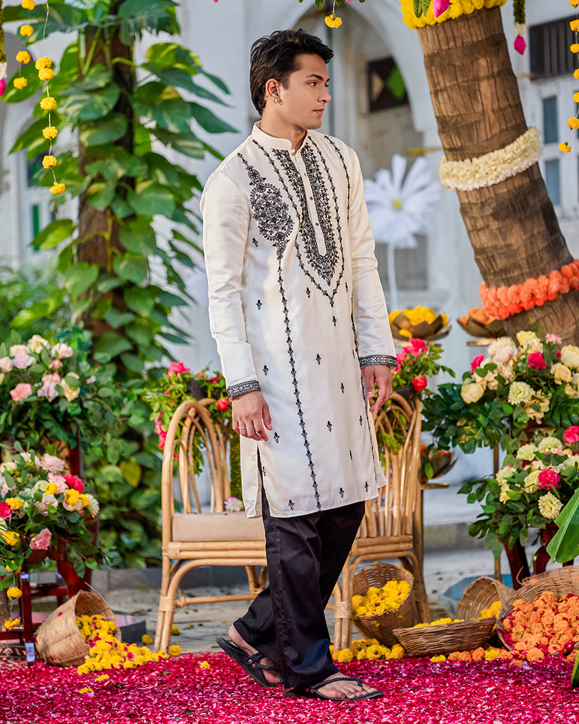 Off-White Sequence Embroidered Kurta Set