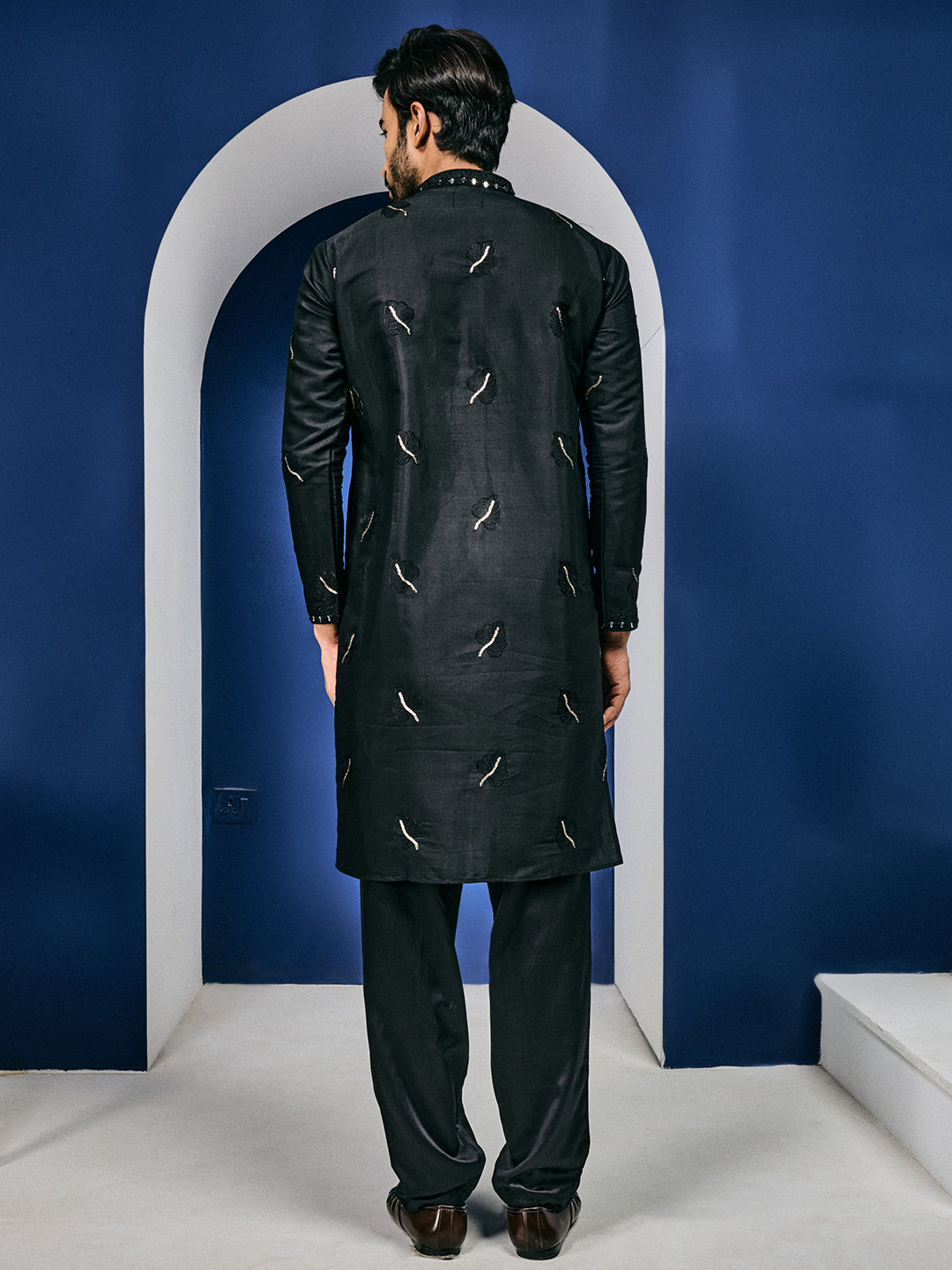 Roshni Black Real Mirror Neck Kurta With Sequins Embroidery Kurta Set