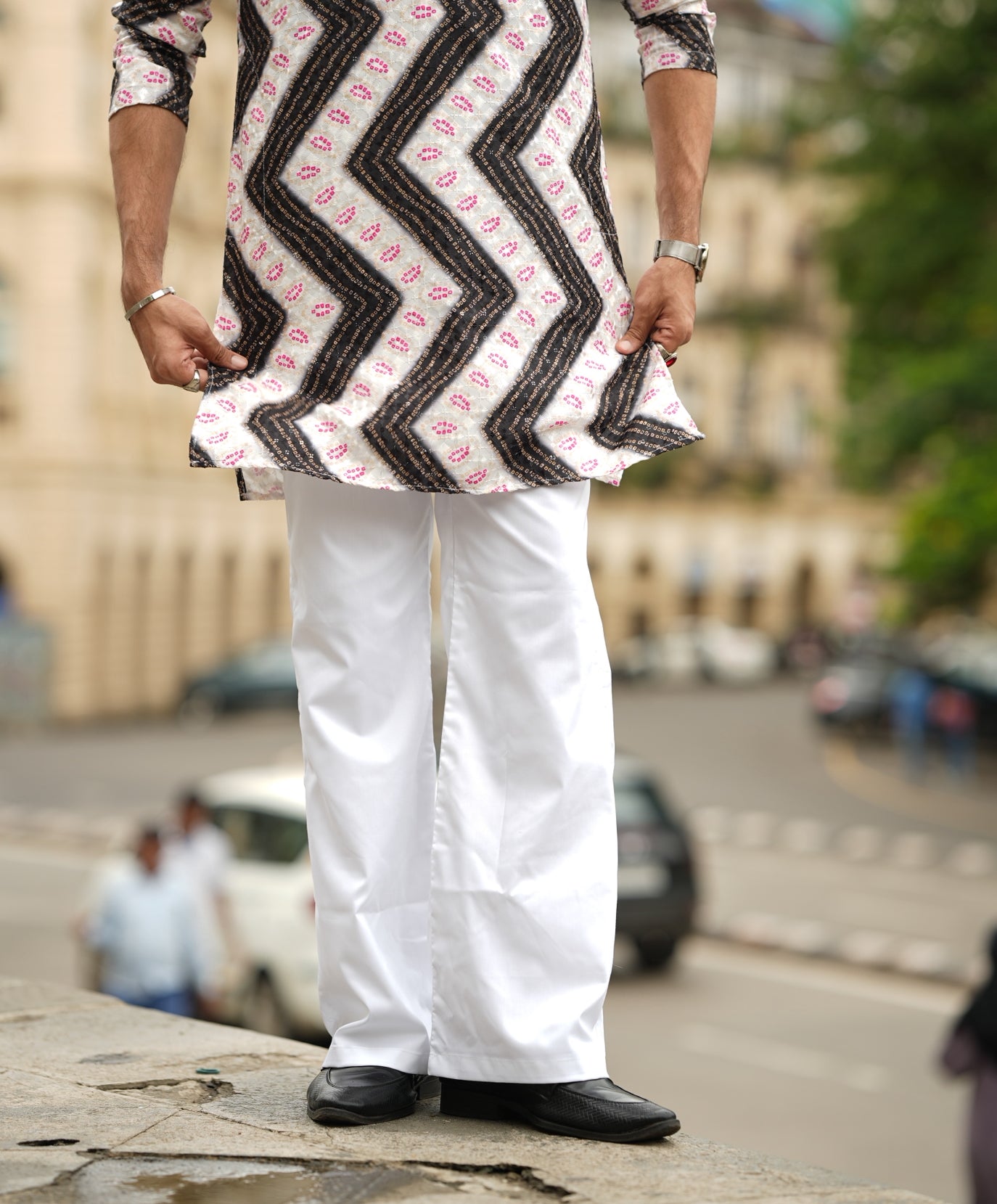 Bell-Bottom Pant. (white)