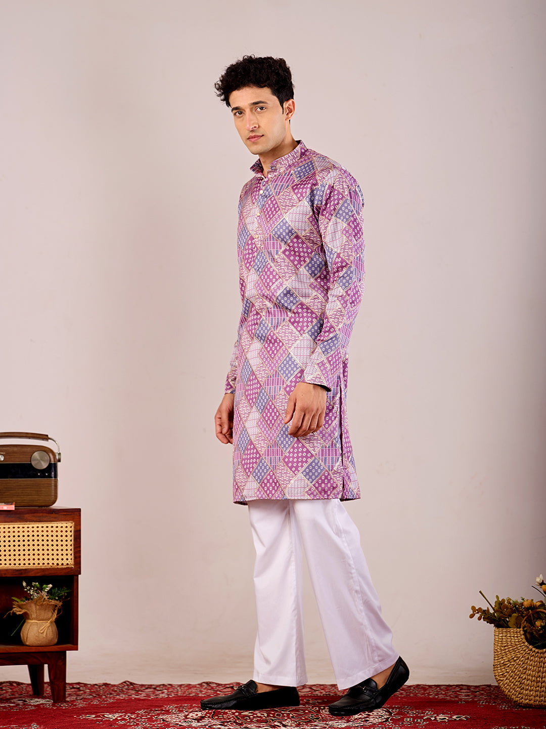 The Qila Embroidered Kurta (Purple Geometric)