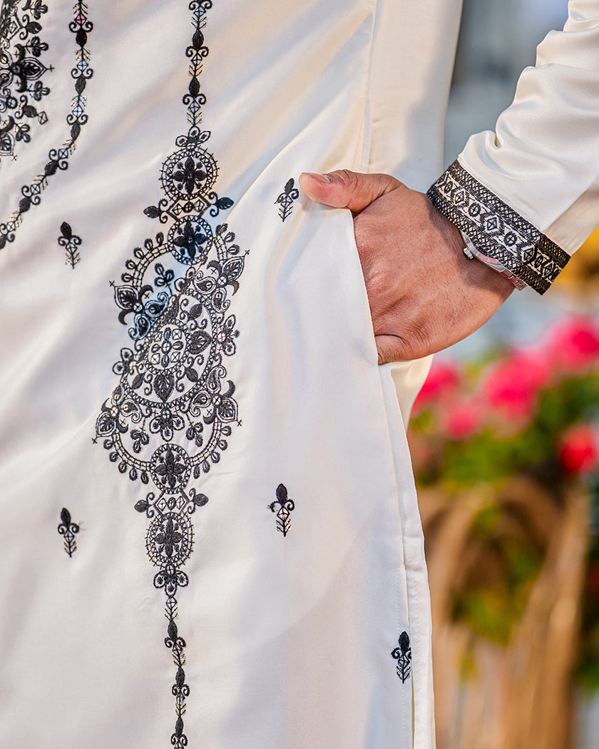 Off-White Sequence Embroidered Kurta Set