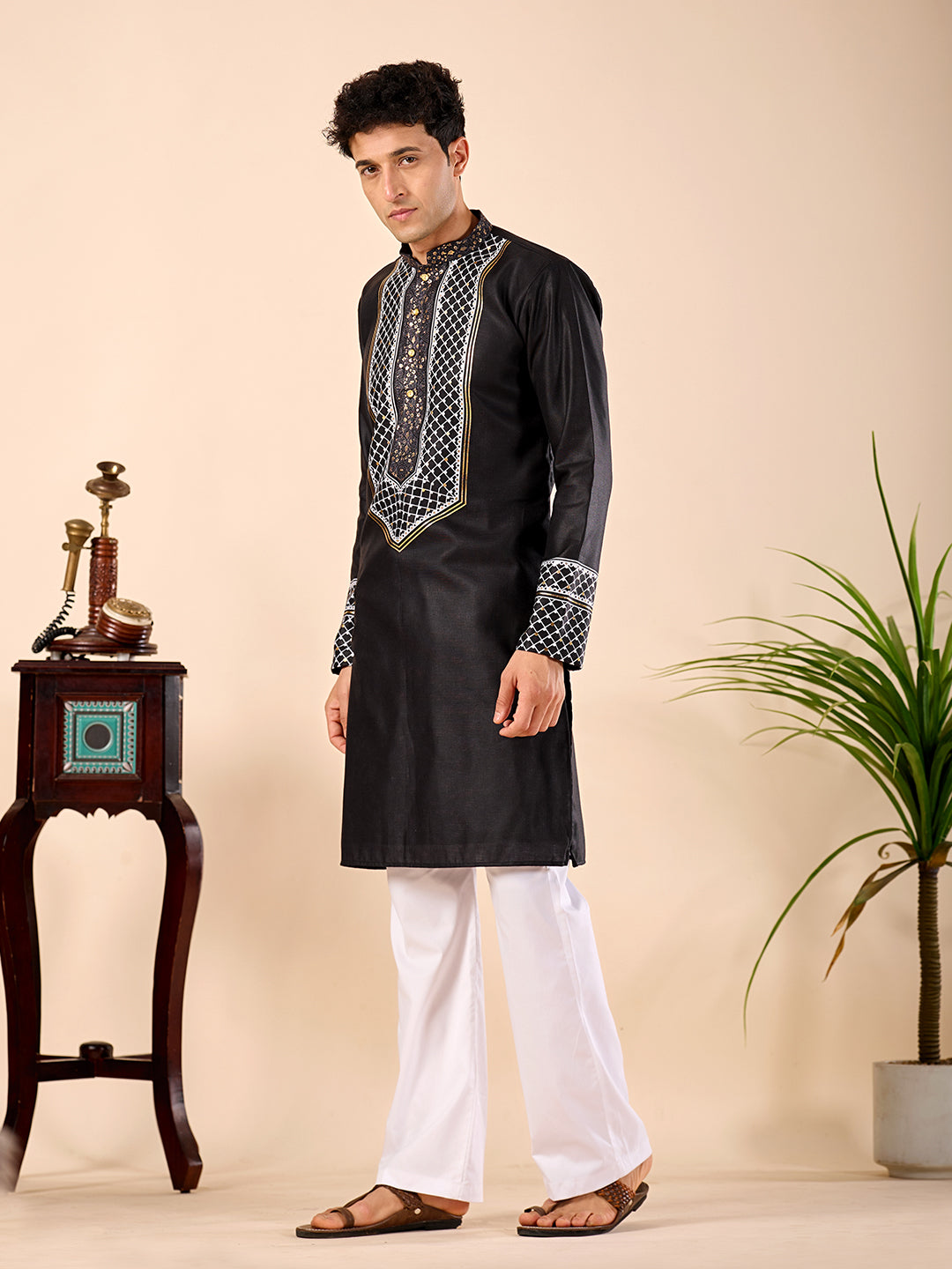The Zafar Linen Kurta (Black Geometric)
