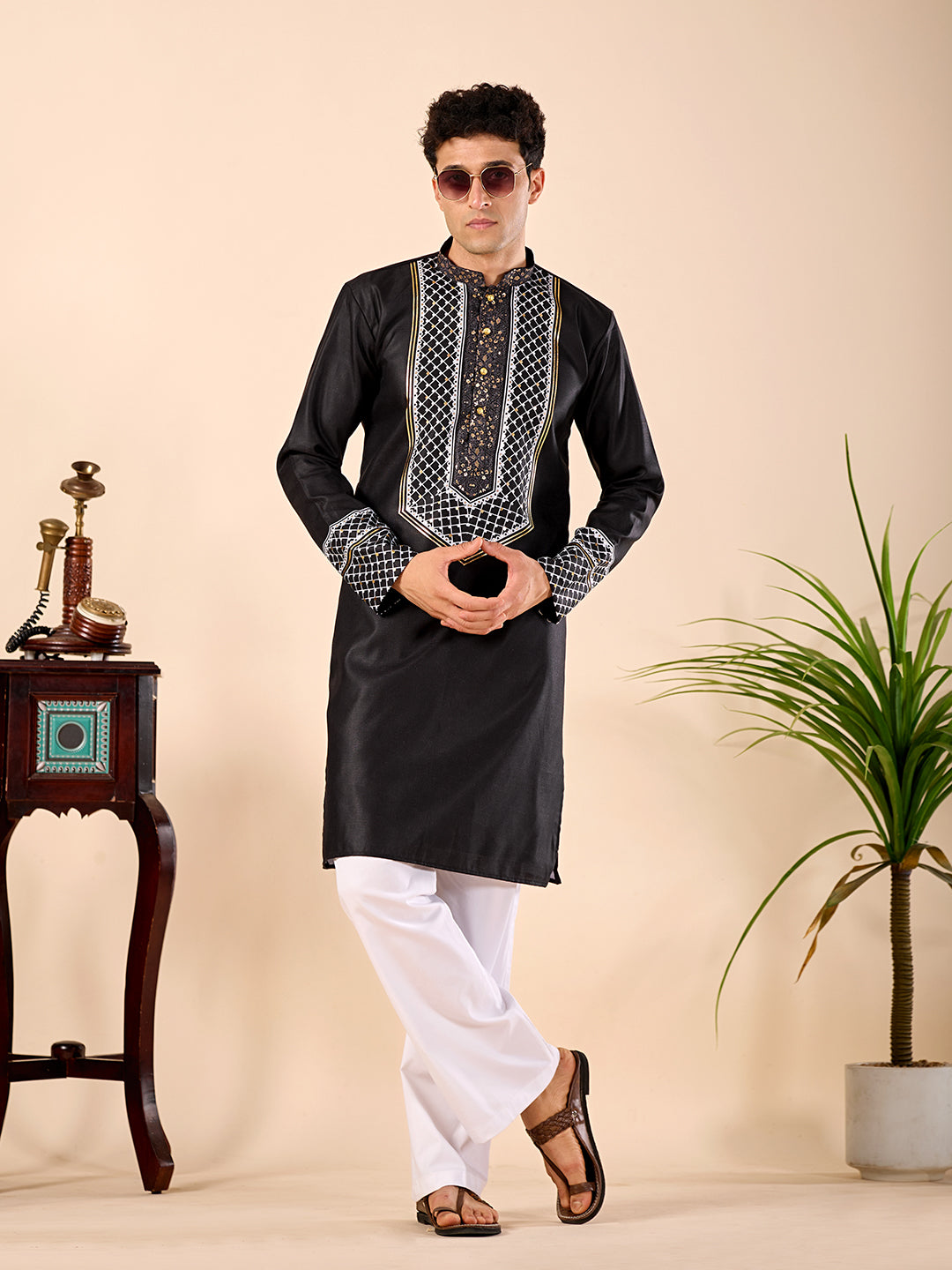 The Zafar Linen Kurta (Black Geometric)
