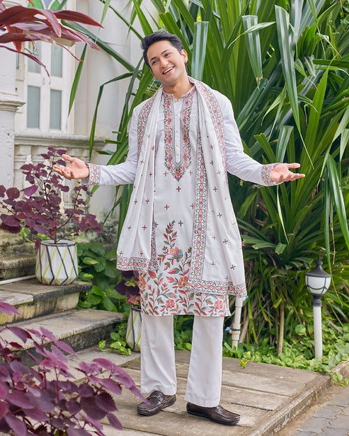 Royal ivory Kurta dupatta Set.