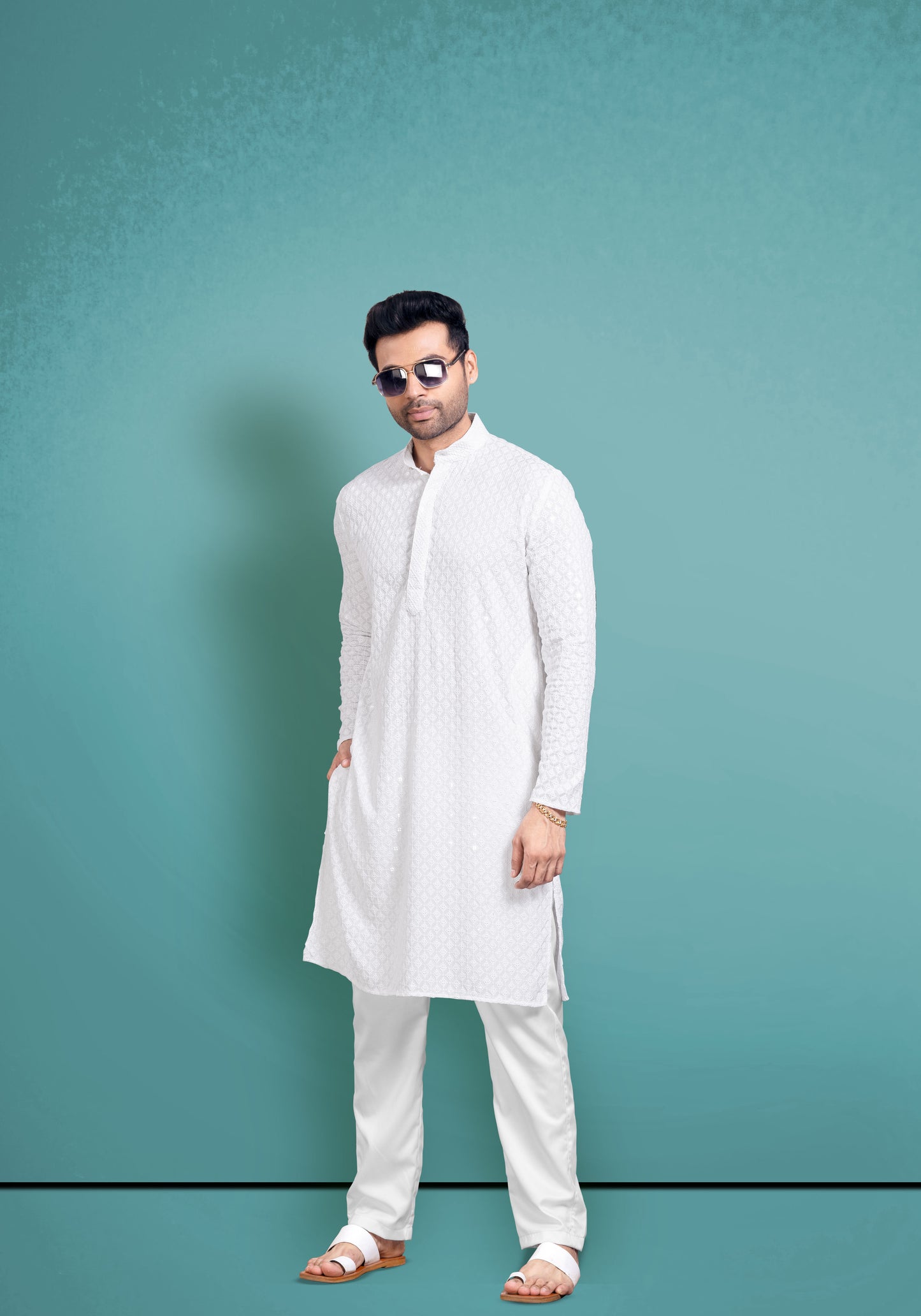 White Chikankari Kurta With Medallion Pattern