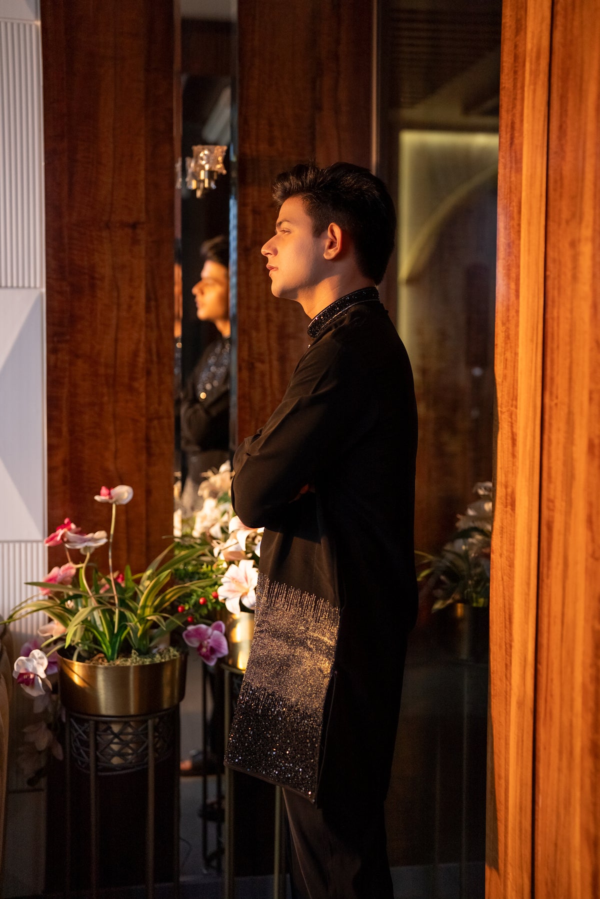 The Dastoor Embroidered Kurta (Midnight Black & Silver)