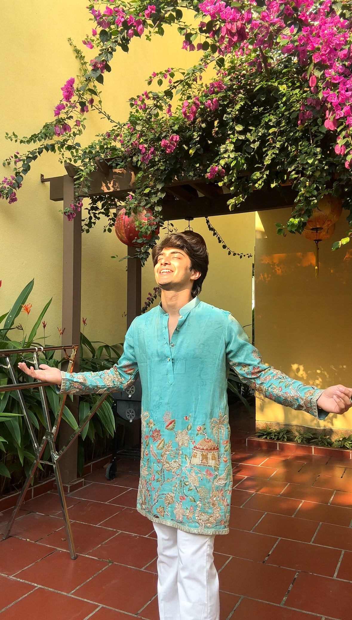 The Darbar Embroidered Kurta (Turquoise Blue)