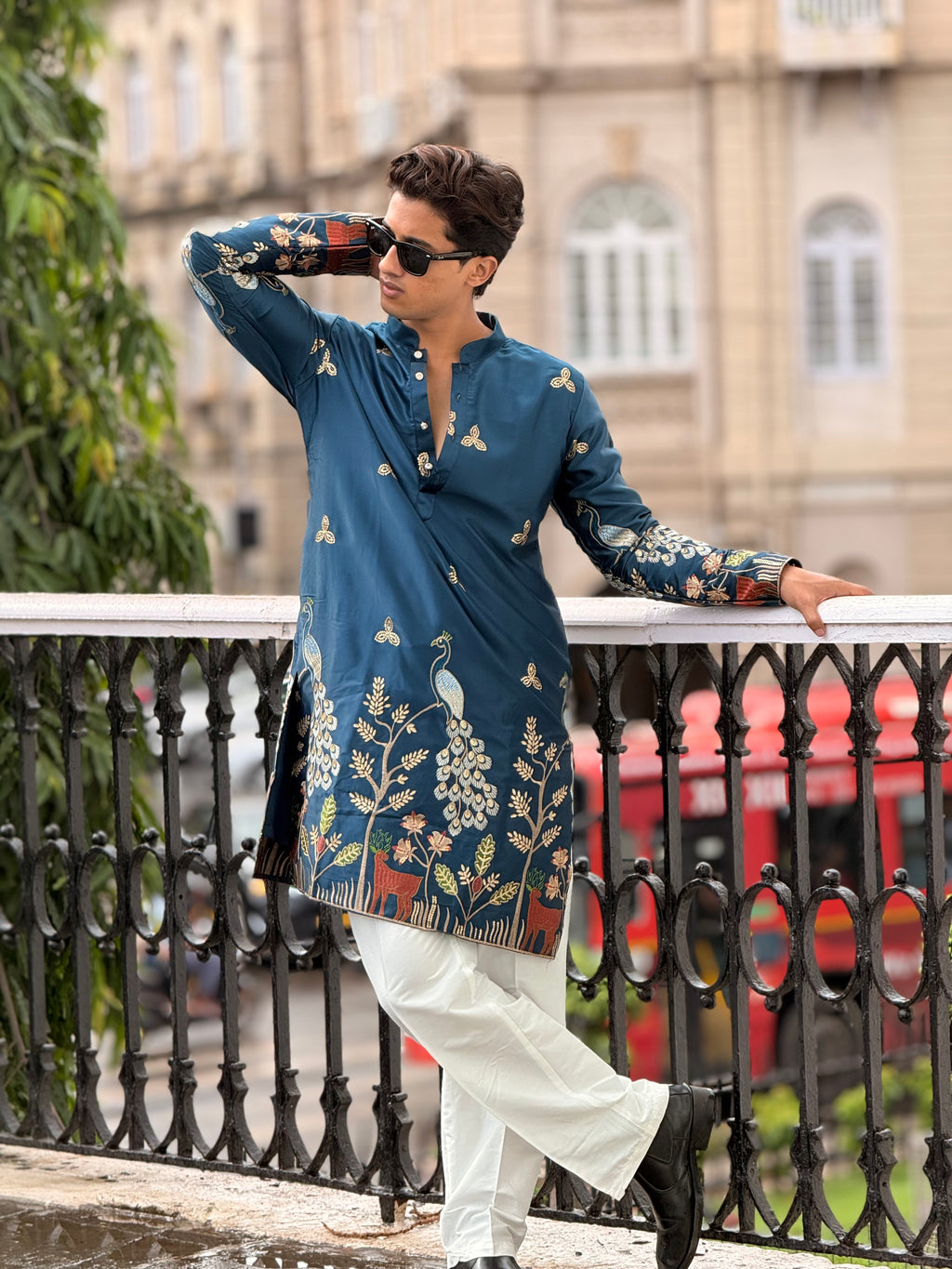 Mayur Baag Navy Blue Kurta-pant set.