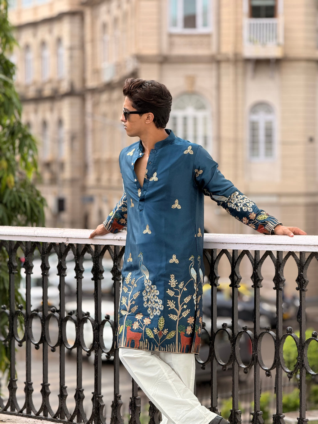 Mayur Baag Navy Blue Kurta-pant set.
