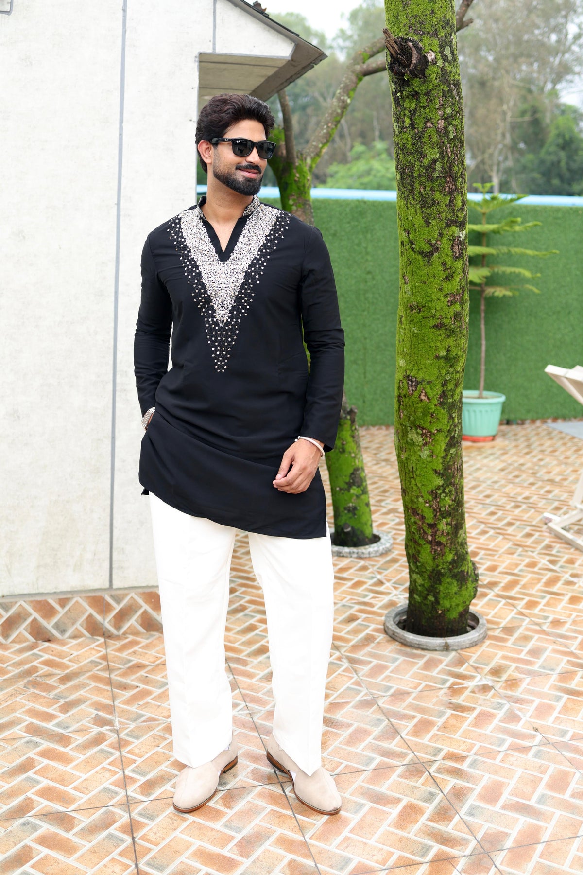 The Ranveer Embroidered Kurta Set(Midnight Onyx)