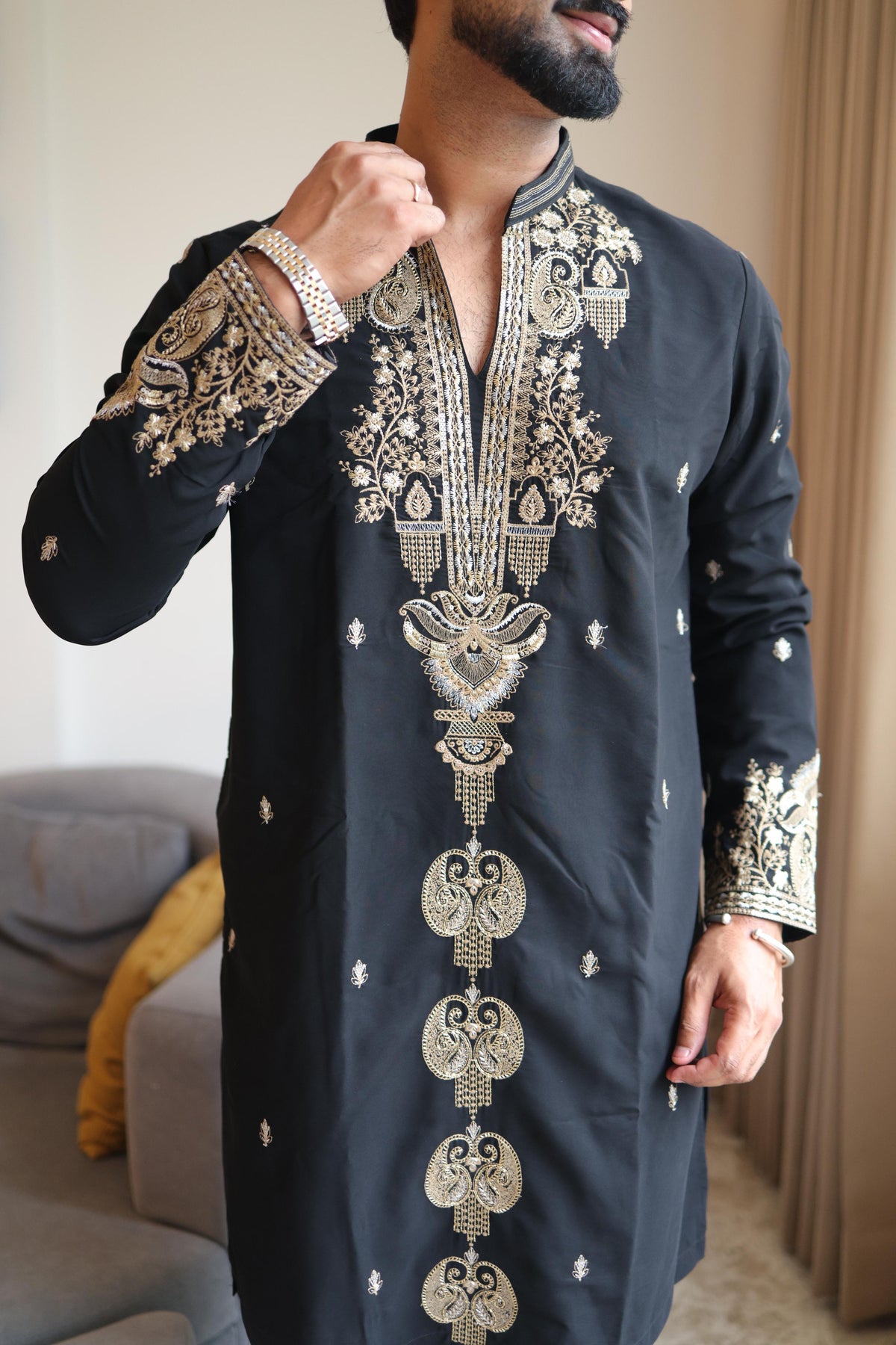 The Tajdaar Embroidered Kurta with pant Set (Midnight Black)