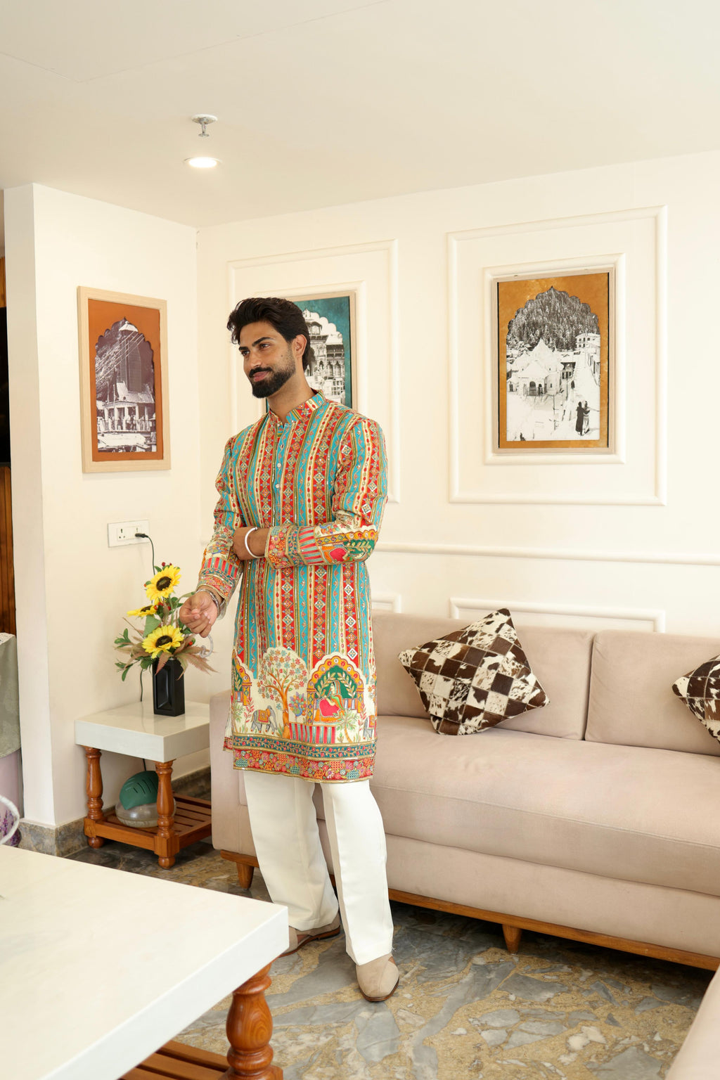 The Saltanat Embroidered Kurta Set (cream)