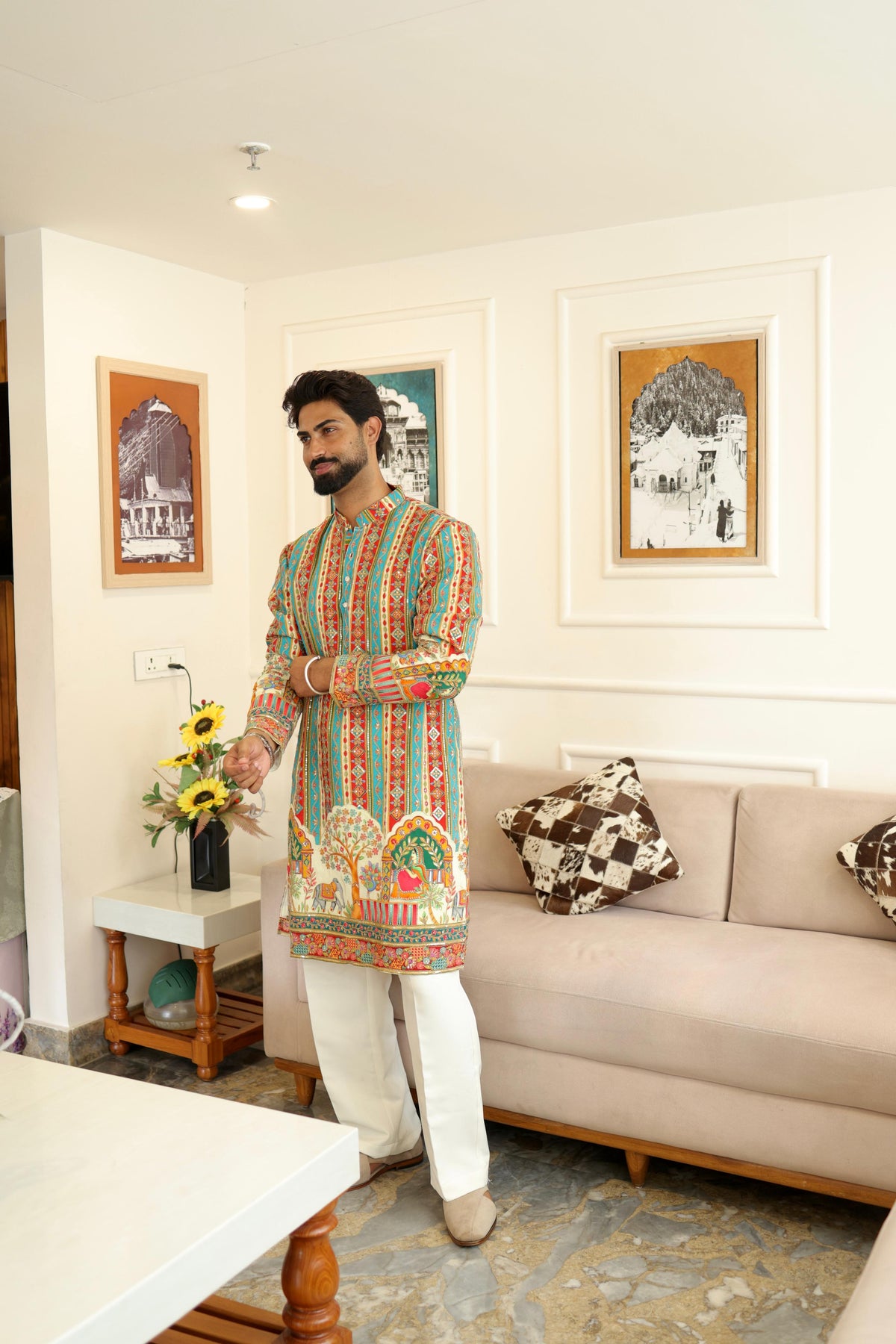 The Saltanat Embroidered Kurta Set (cream)