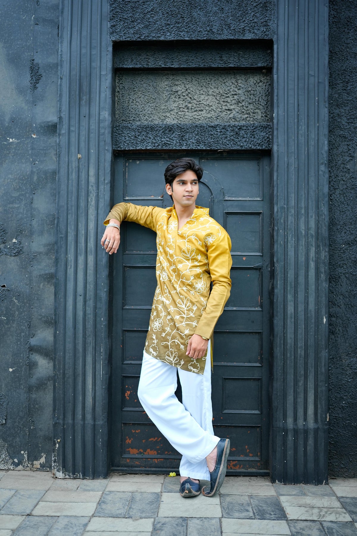 Golden isle V-Neck Short Kurta.