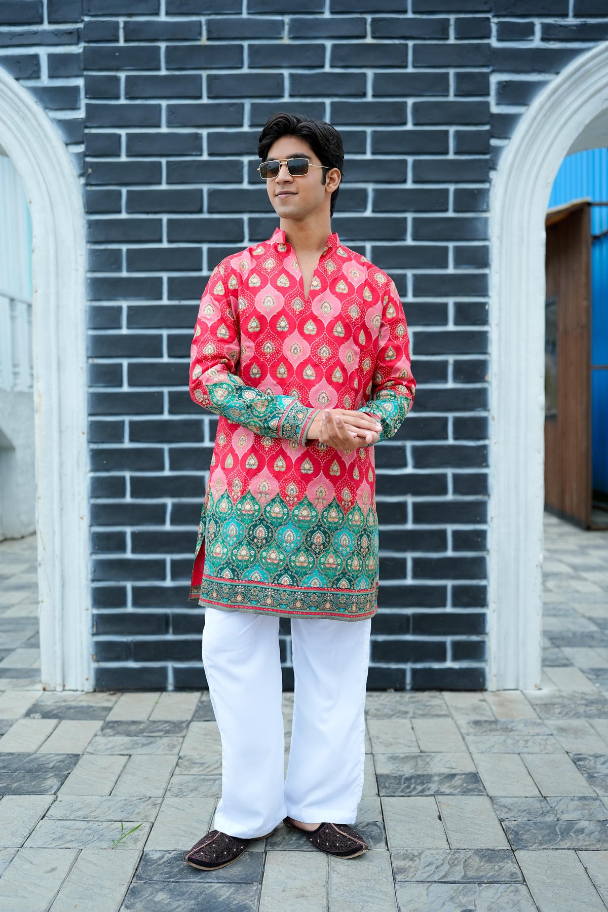 Red Bandhani V-Neck Short Kurta.