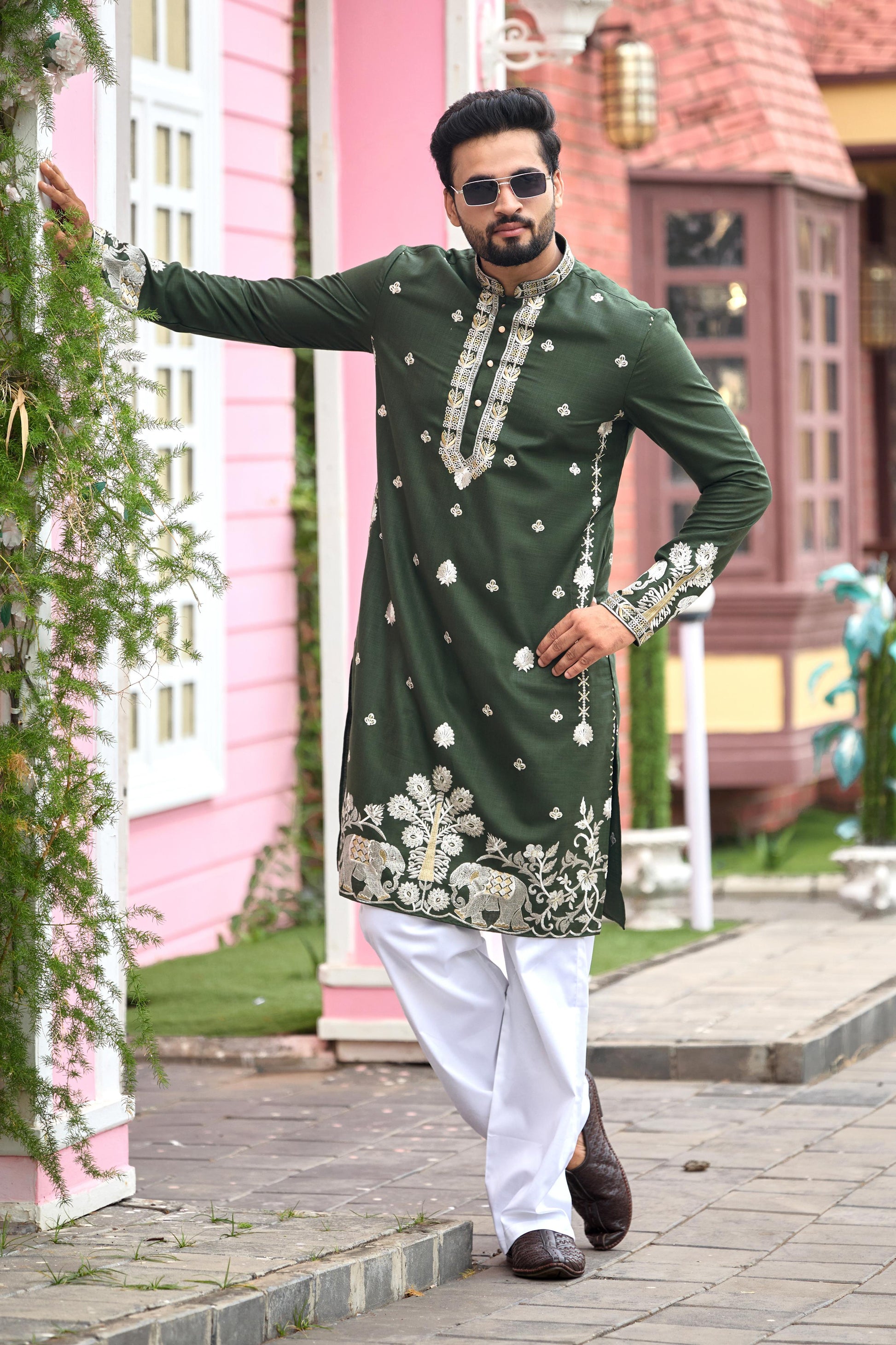 Emerald Green Royal Elephant Embroidered Kurta with Pant Set