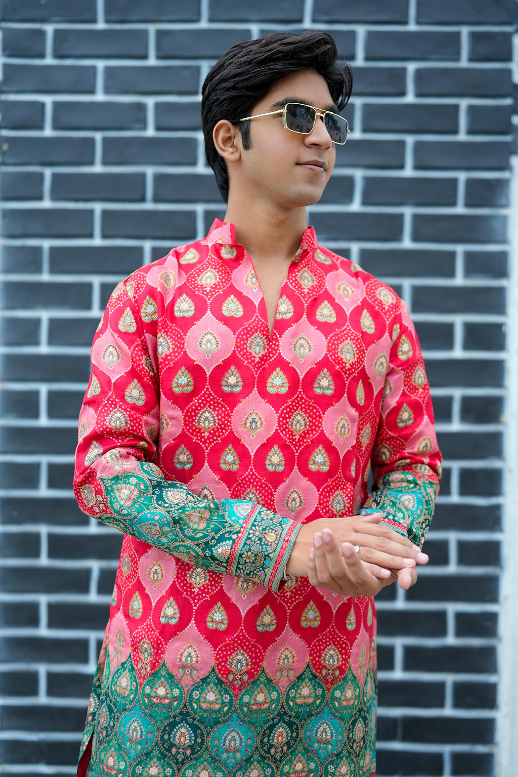 Red Bandhani V-Neck Short Kurta.
