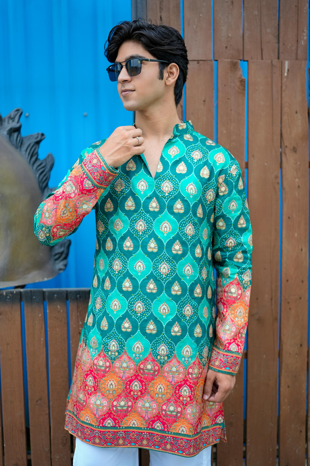 Green Bandhani V-Neck Short Kurta.