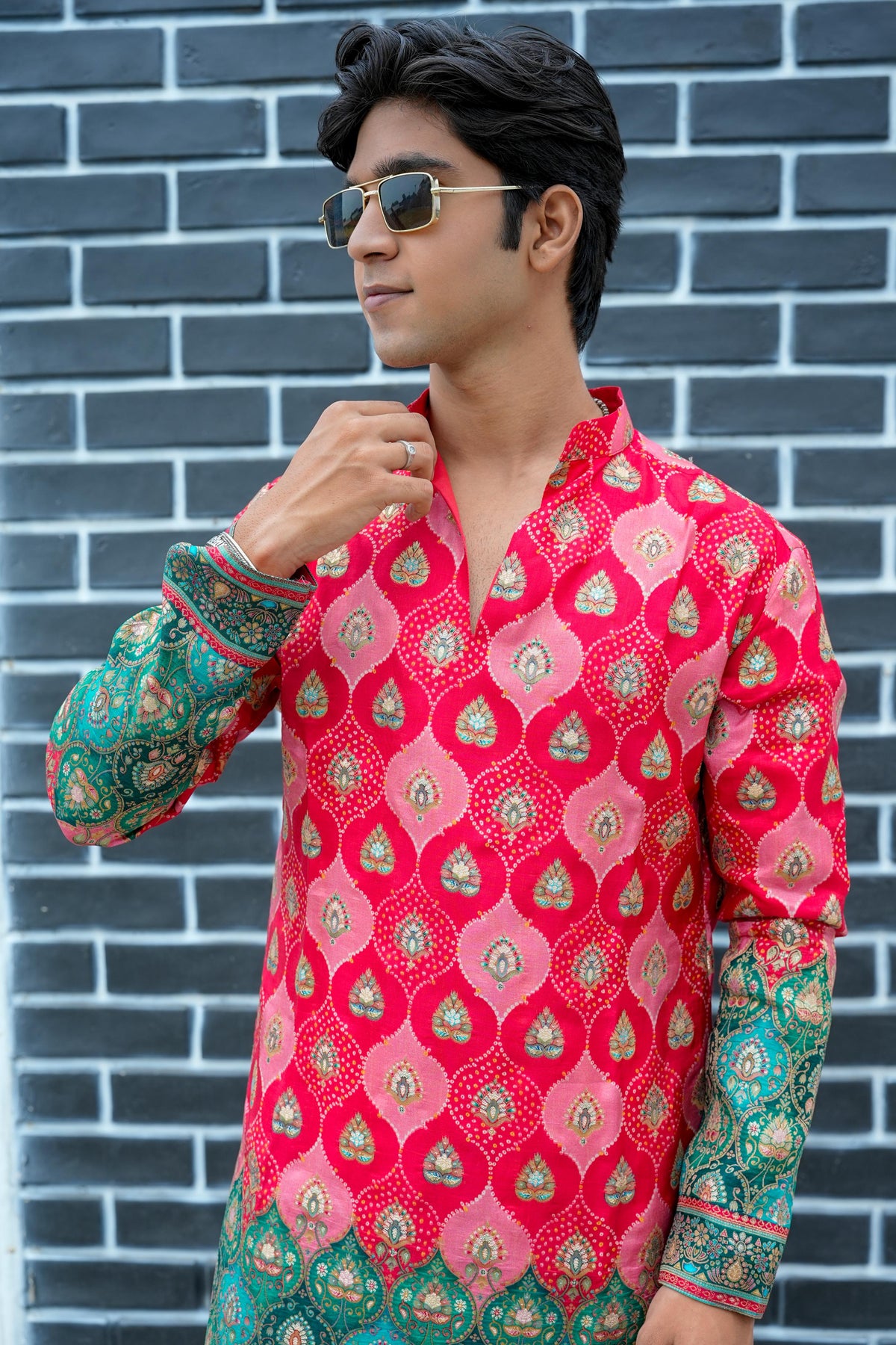Red Bandhani V-Neck Short Kurta.