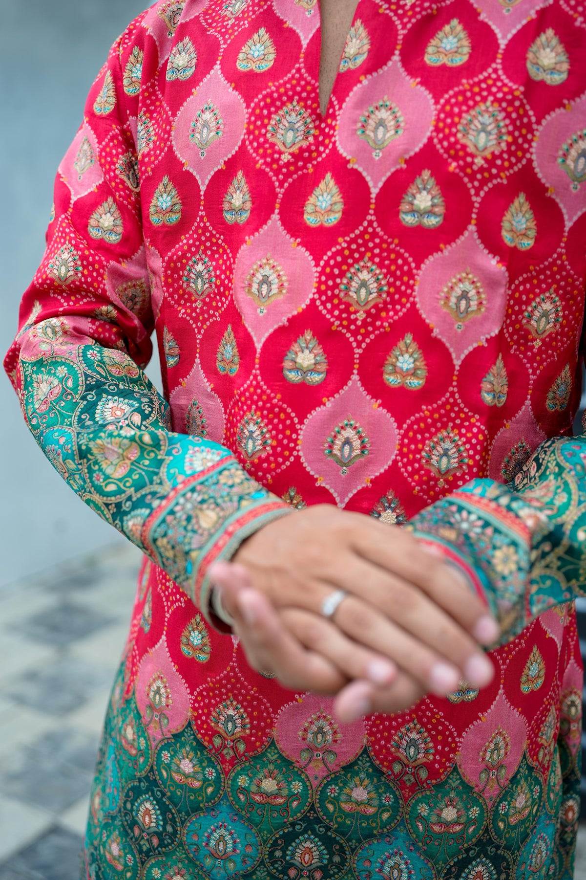 Red Bandhani V-Neck Short Kurta.