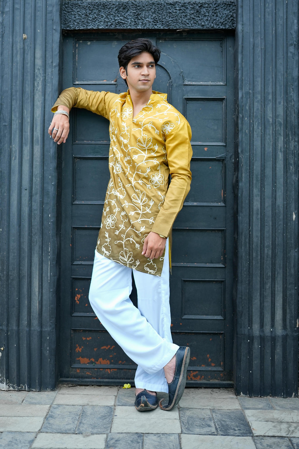 Golden isle V-Neck Short Kurta.