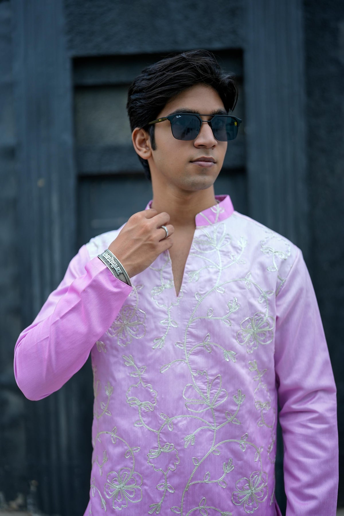 Blush Pink Shaded Embroidered V-Neck Short Kurta.