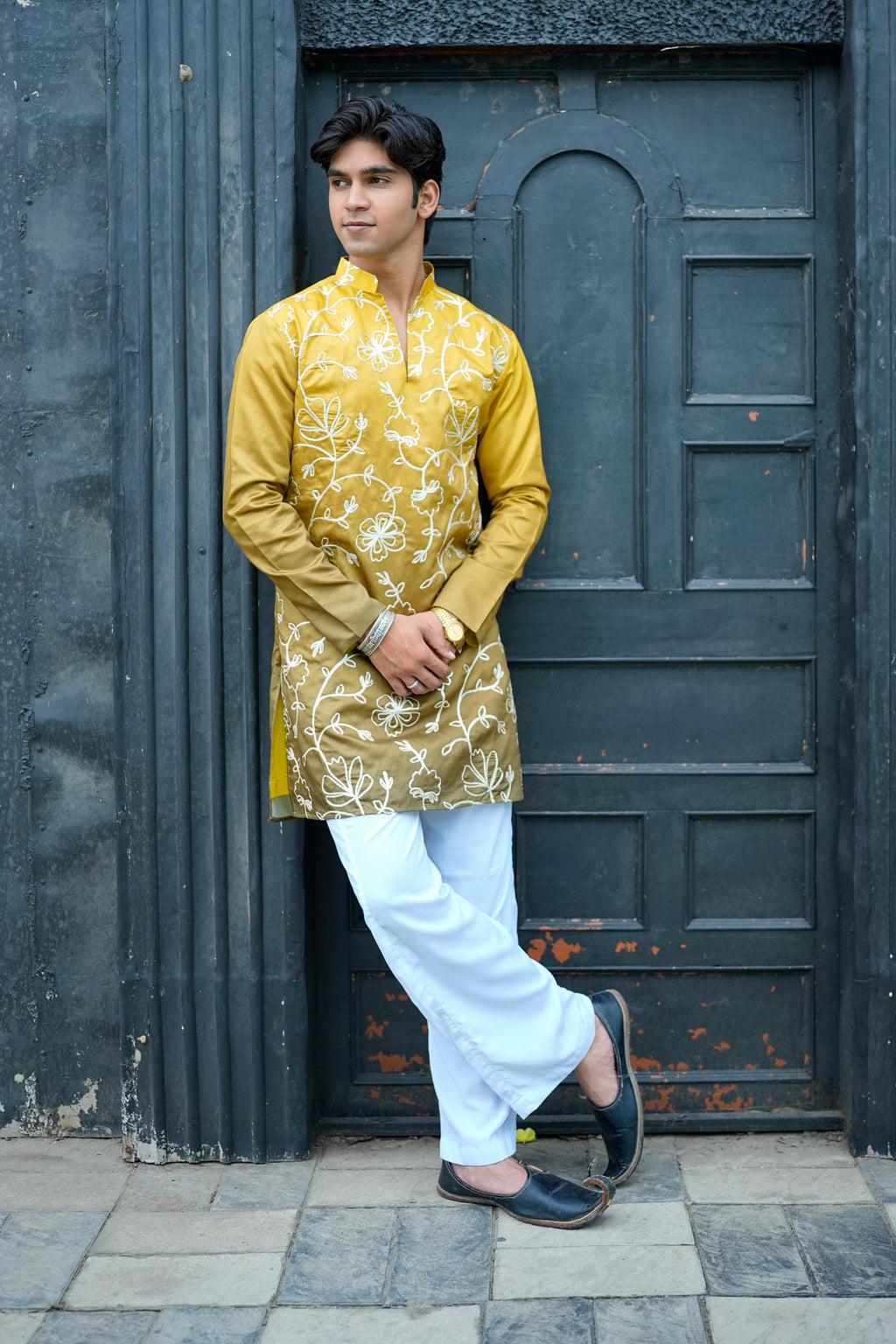 Golden isle V-Neck Short Kurta.