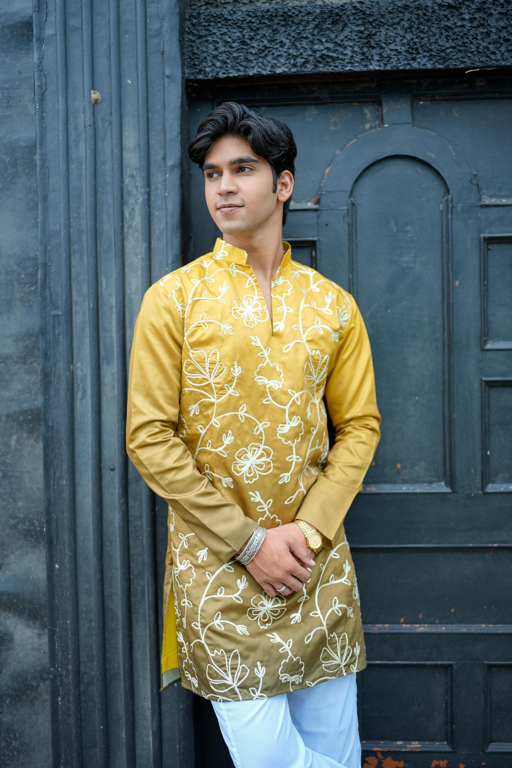 Golden isle V-Neck Short Kurta.
